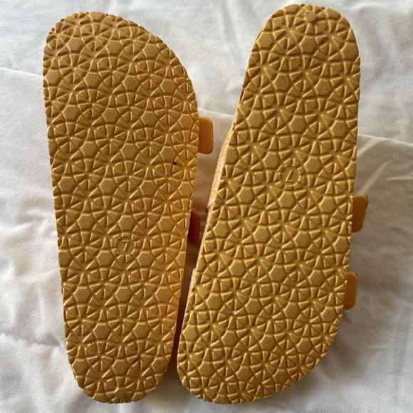 Shade And Shore Yellow/Orange White Floral Sandals NWOT Women's 7 - Picture 2 of 6